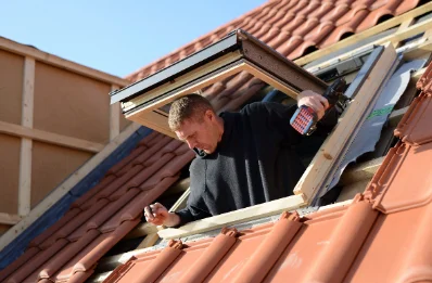 Pose de fenêtres de toit Velux au Genest-Saint-Isle